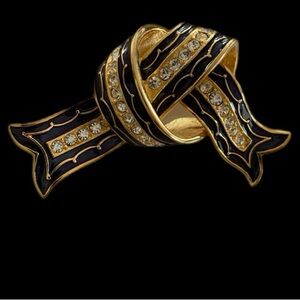 Joan Rivers Ribbon Brooch